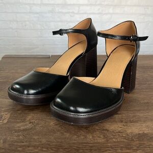 Crown Vintage Greeta ankle strap Mary Jane pump